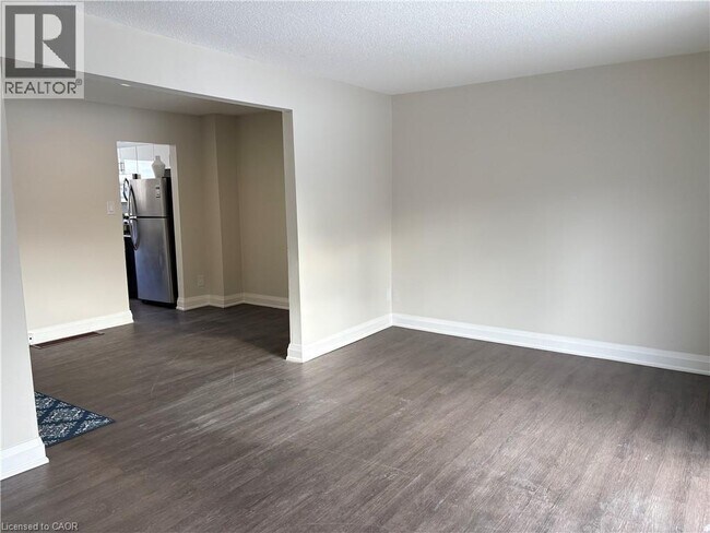 Photo du bâtiment - 77 Tindale Ct