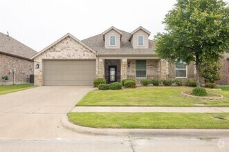 Building Photo - 1560 Kleberg Dr