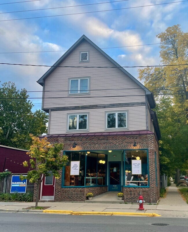 2301-2303 Avenida Atwood - 2303 Atwood Ave