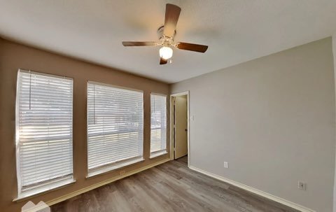Foto del edificio - 4961 Briar Oaks Ln