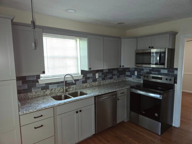 Foto del edificio - 2035 Rock Bluff Rd