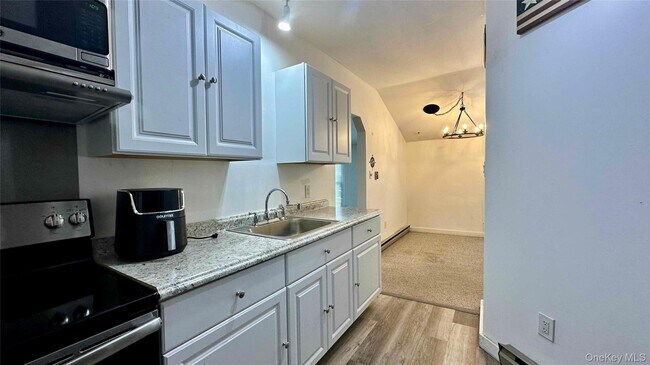 Foto del edificio - 22 Ludlam Ave