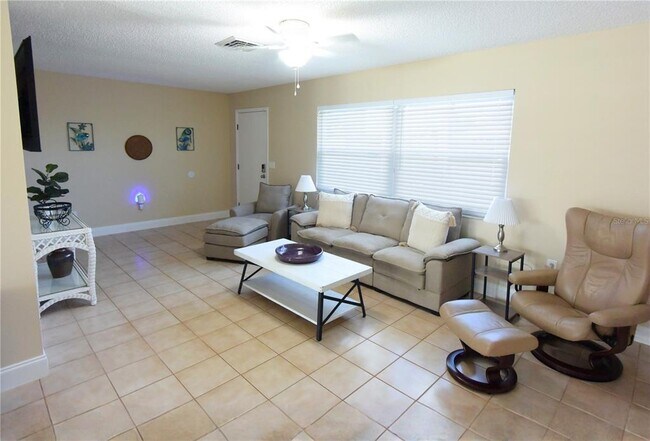 Foto del edificio - 170 Argus Rd