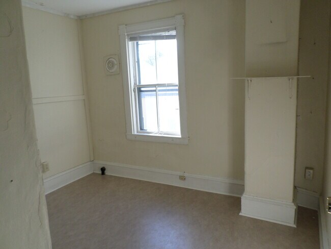 Foto del edificio - 140 Colchester Ave
