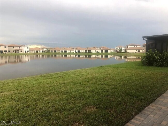 Foto del edificio - 5450 Cassidy Ln