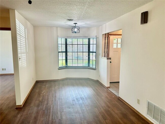 Foto del edificio - 3403 W Beechwood Dr
