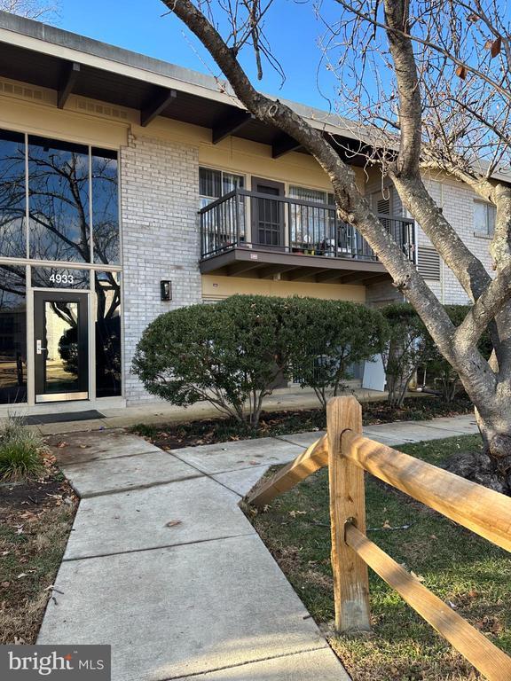 Foto del edificio - 4933 Americana Dr