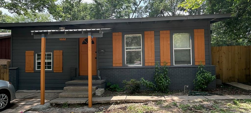 Primary Photo - 607 W Dallas St