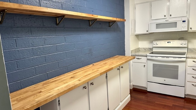 Foto del edificio - 460 S Marion St Pkwy