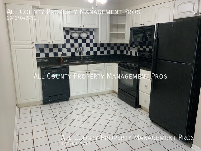 Building Photo - LARGE HOME TONS OF SPACE/ NEW CARPET AND P...