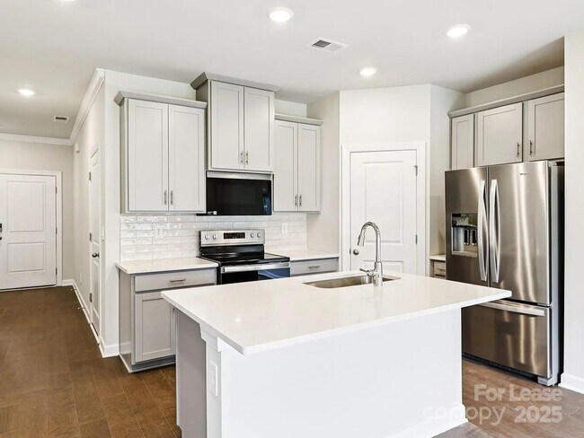 Foto del edificio - 6122 Starview Ter