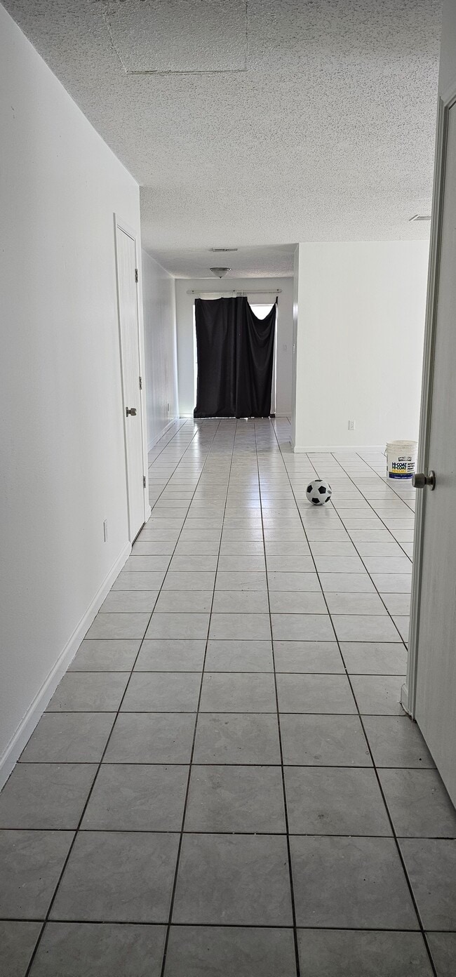 Entryway - 3308 Ivy Ave