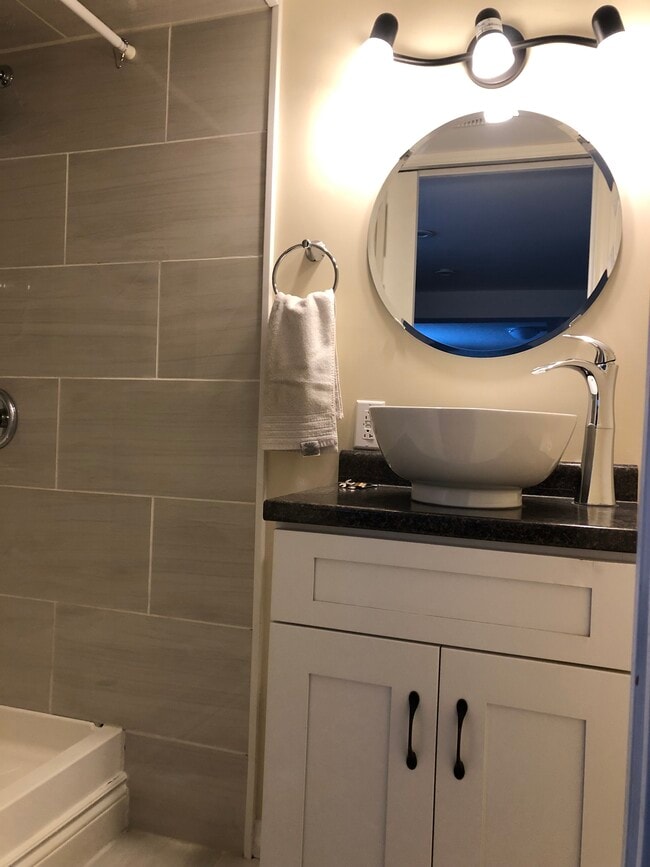 Salle de bain - 449 College St