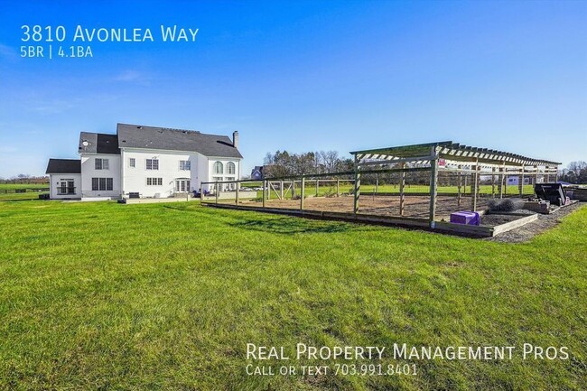 Building Photo - Gated Community, 10 Acres