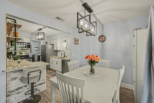 Foto del edificio - 9017 Scarsdale Ct