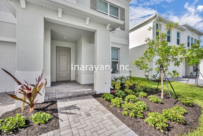 Foto del edificio - Stunning 4-Bedroom Single-Family Home in Riverwood at Everlands — $2,695/month