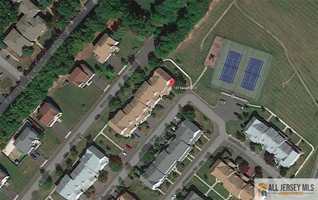 Building Photo - 127 Sassafras Ct