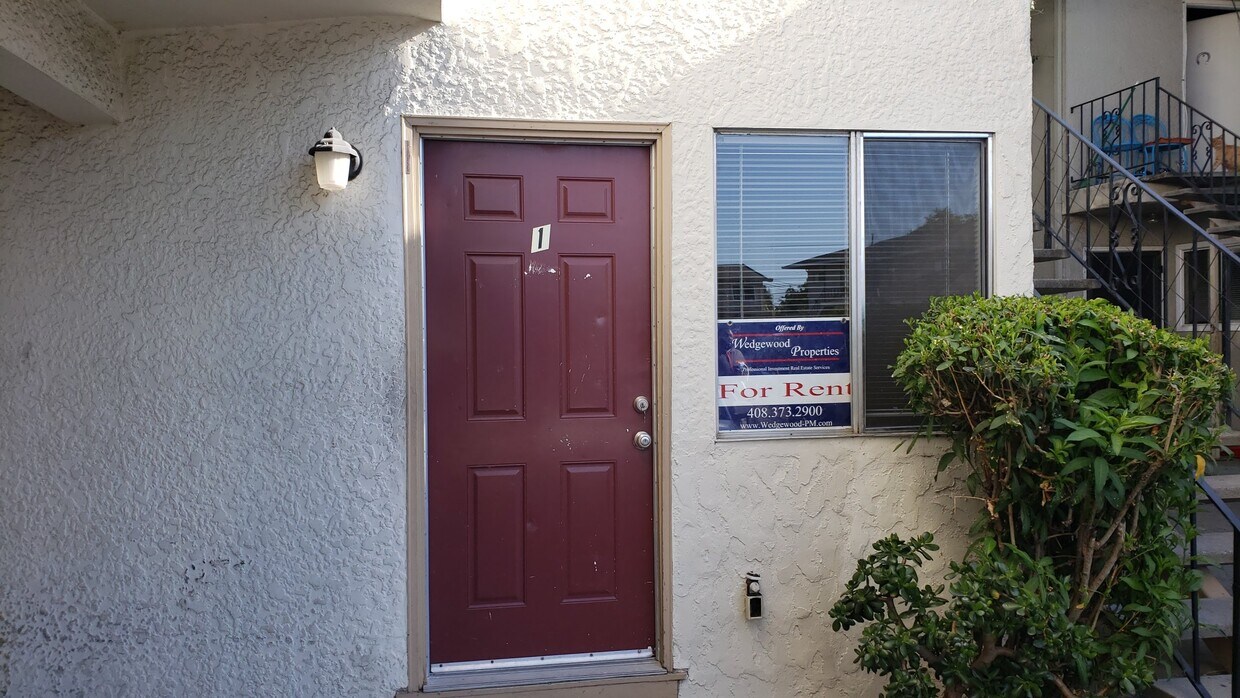 Primary Photo - 2242 Shamrock Dr