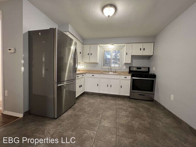 Building Photo - 3 br, 1.5 bath House - 1516 Pleasantview Dr