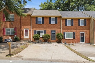 Building Photo - 1100 Westfield Trace