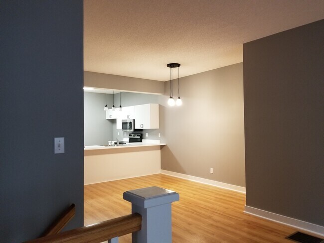 Foto del edificio - 351 S Madison St