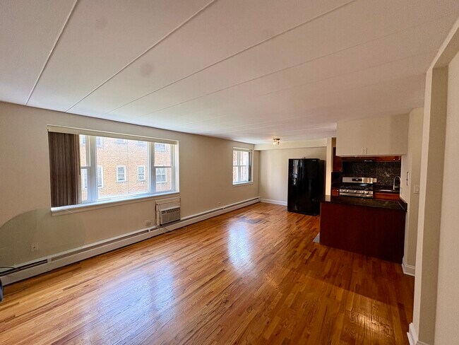 Foto del edificio - 2115 W Farwell Ave
