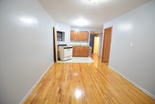 Primary Photo - 250 4th Ave
