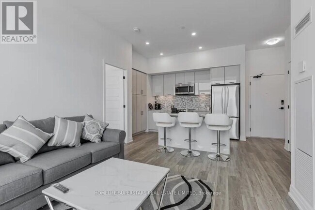 Photo du bâtiment - 415 Sea Ray Ave