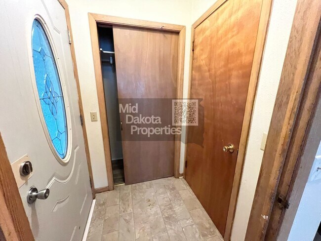 Foto del edificio - 710 S Wisconsin-2 Bedroom House