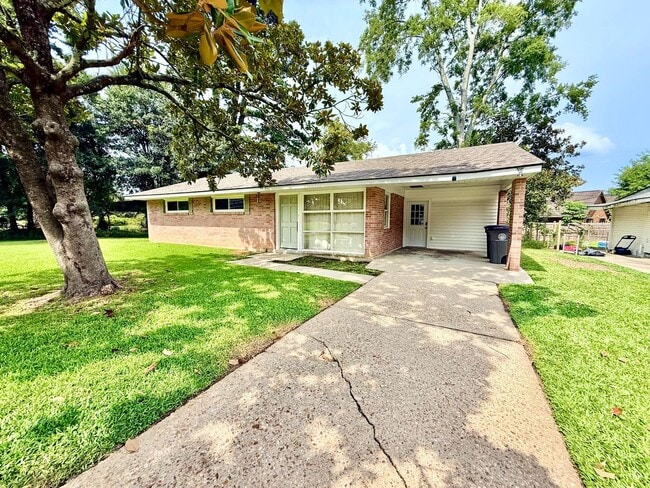 Photo - 2235 E Contour Dr House