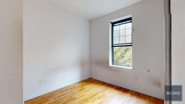 Foto del edificio - 240 Waverly Pl