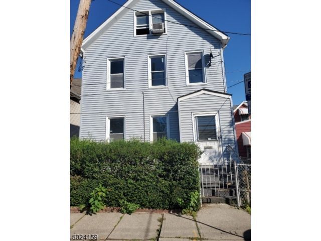 Primary Photo - 596 S 18th St