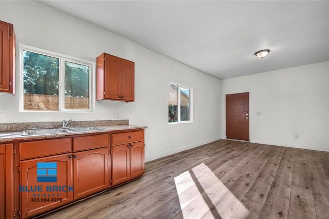 Building Photo - 8316 San Pedro St