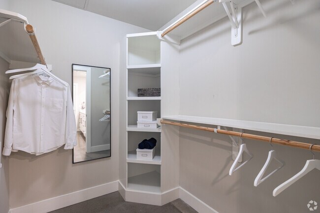 Foto del edificio - Studio Steal: Reduced Rates + 1 Month Free!