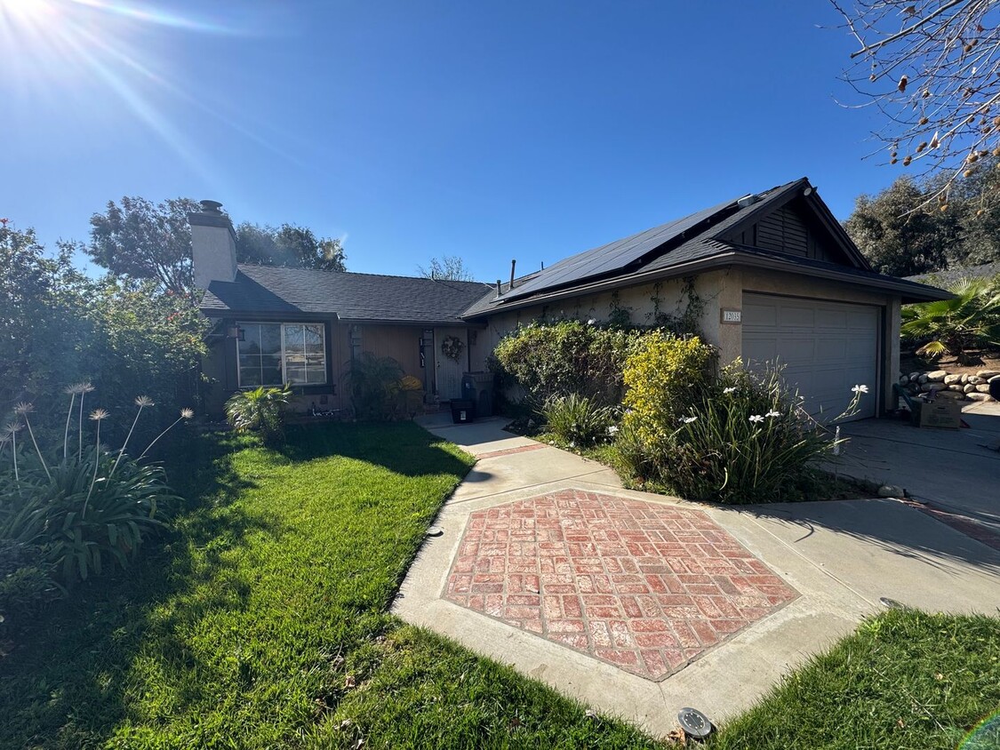 Primary Photo - Beautiful House with a Pool!