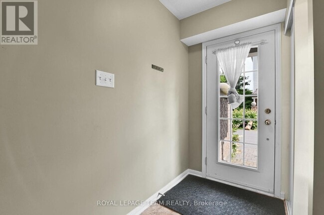 Building Photo - 774 Sanibel Private