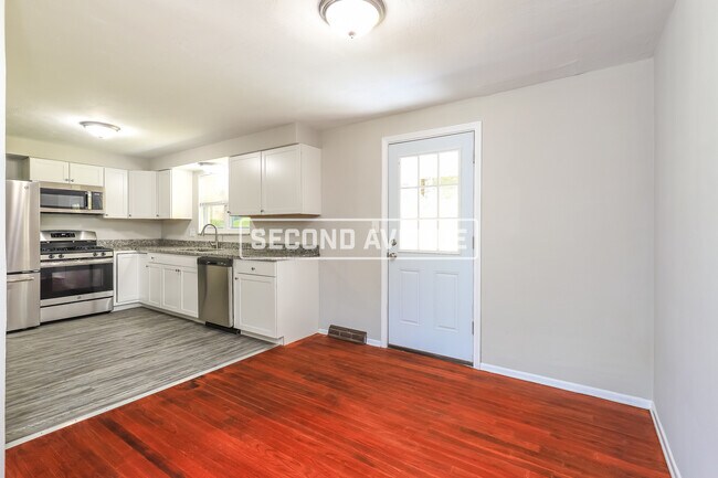 Building Photo - 468 Crestview DR