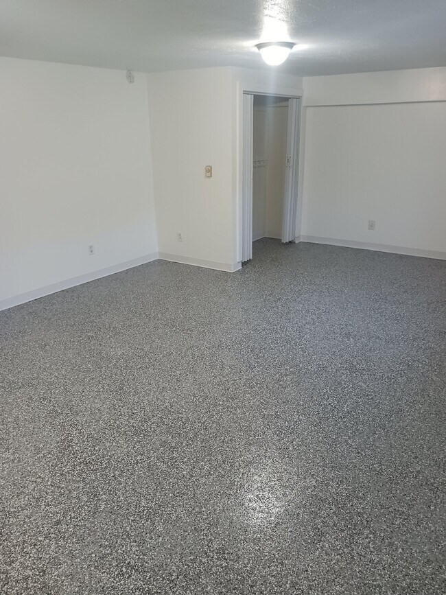 Foto del edificio - W162N11651 Park Ave