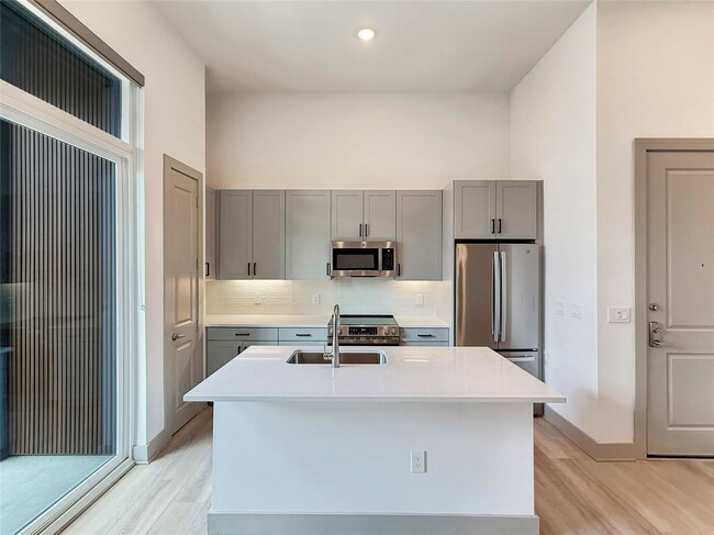 Building Photo - 170 Malone St