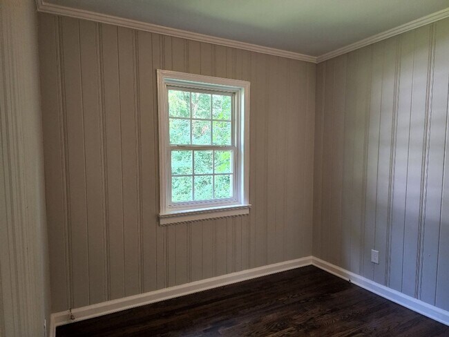 Building Photo - Harrison Rd #202