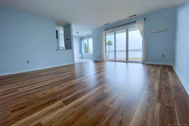 Foto del edificio - 145 Breakers Ln