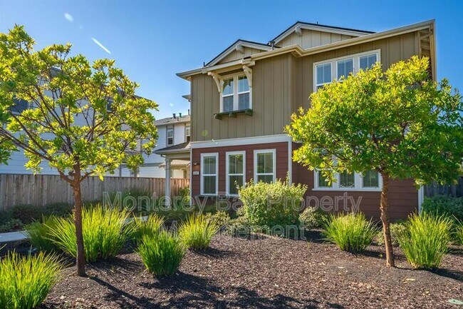 Building Photo - 3008 Lighthouse Ln