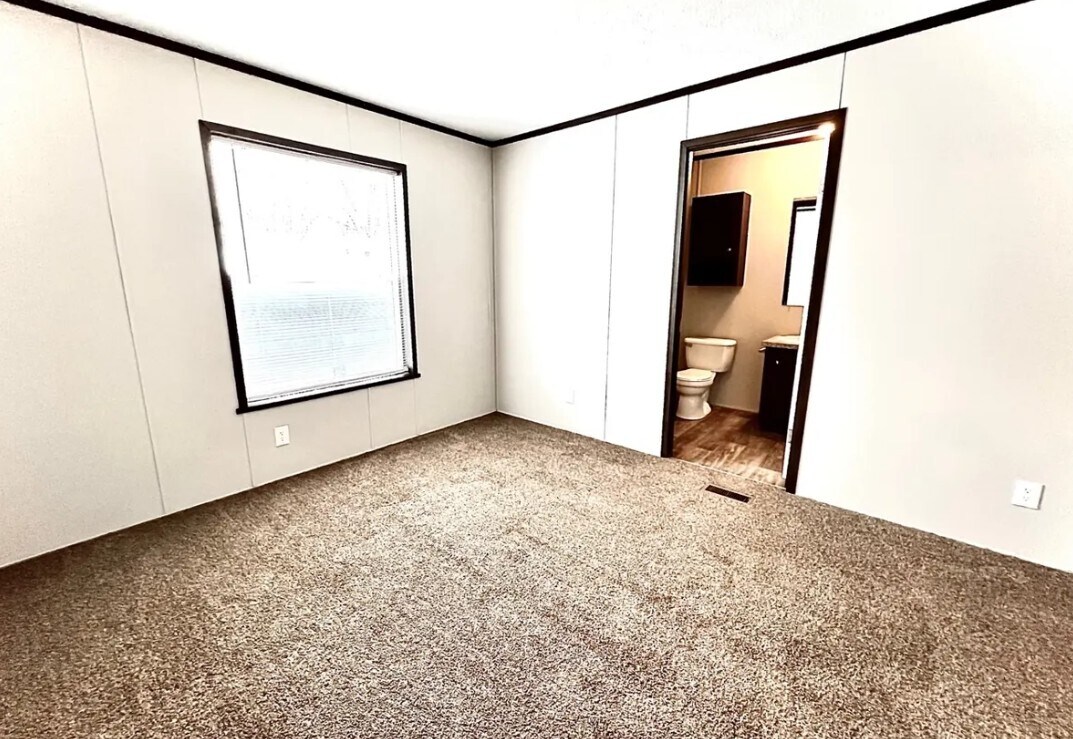 Foto del edificio - 17020 Sleepy Hollow Blvd