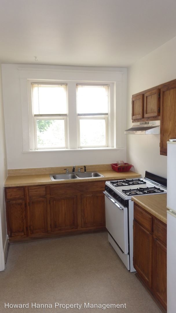 Building Photo - 619-619 W 35th St