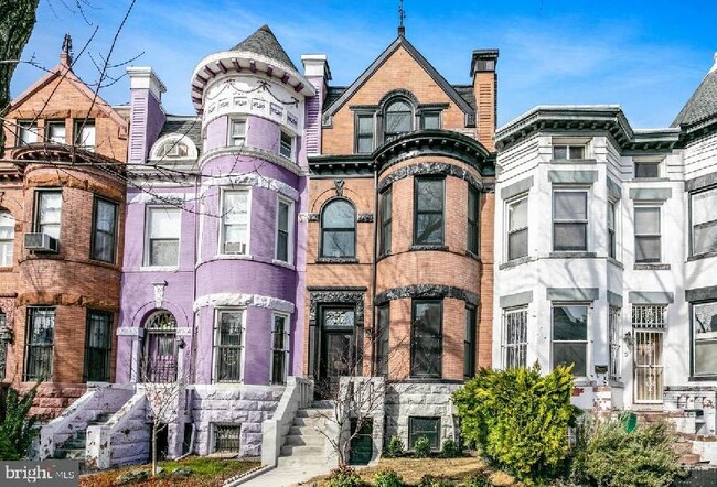 Stunning historic new renovated Townhome - Stunning historic new renovated Townhome