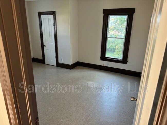 Foto del edificio - 1834 E 30th St