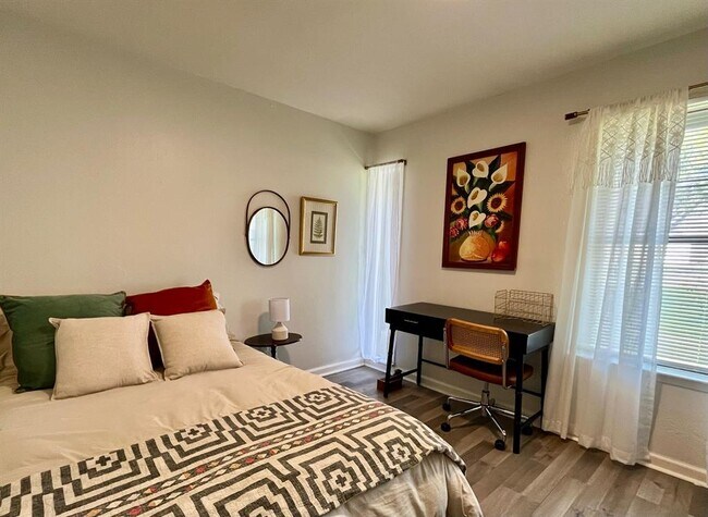 Foto del edificio - 2511 E Stassney Ln