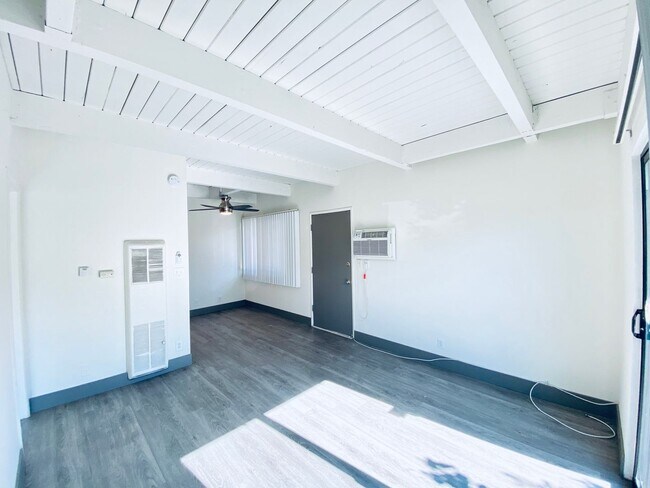 Foto del edificio - 3538 Keystone Av