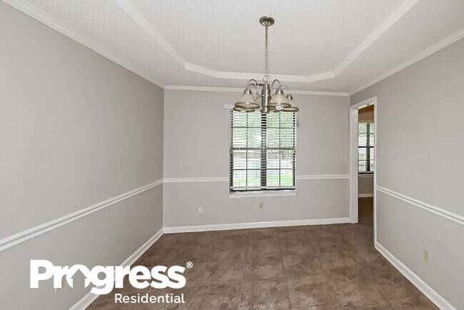 Building Photo - 6594 Pine Top Cir N