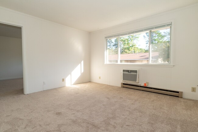 Building Photo - 1 Bed 1 Bath Condo in Carrboro!